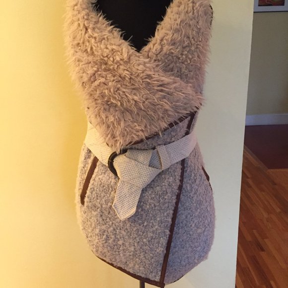 Soft and cozy wool blend vest - Picture 3 of 10